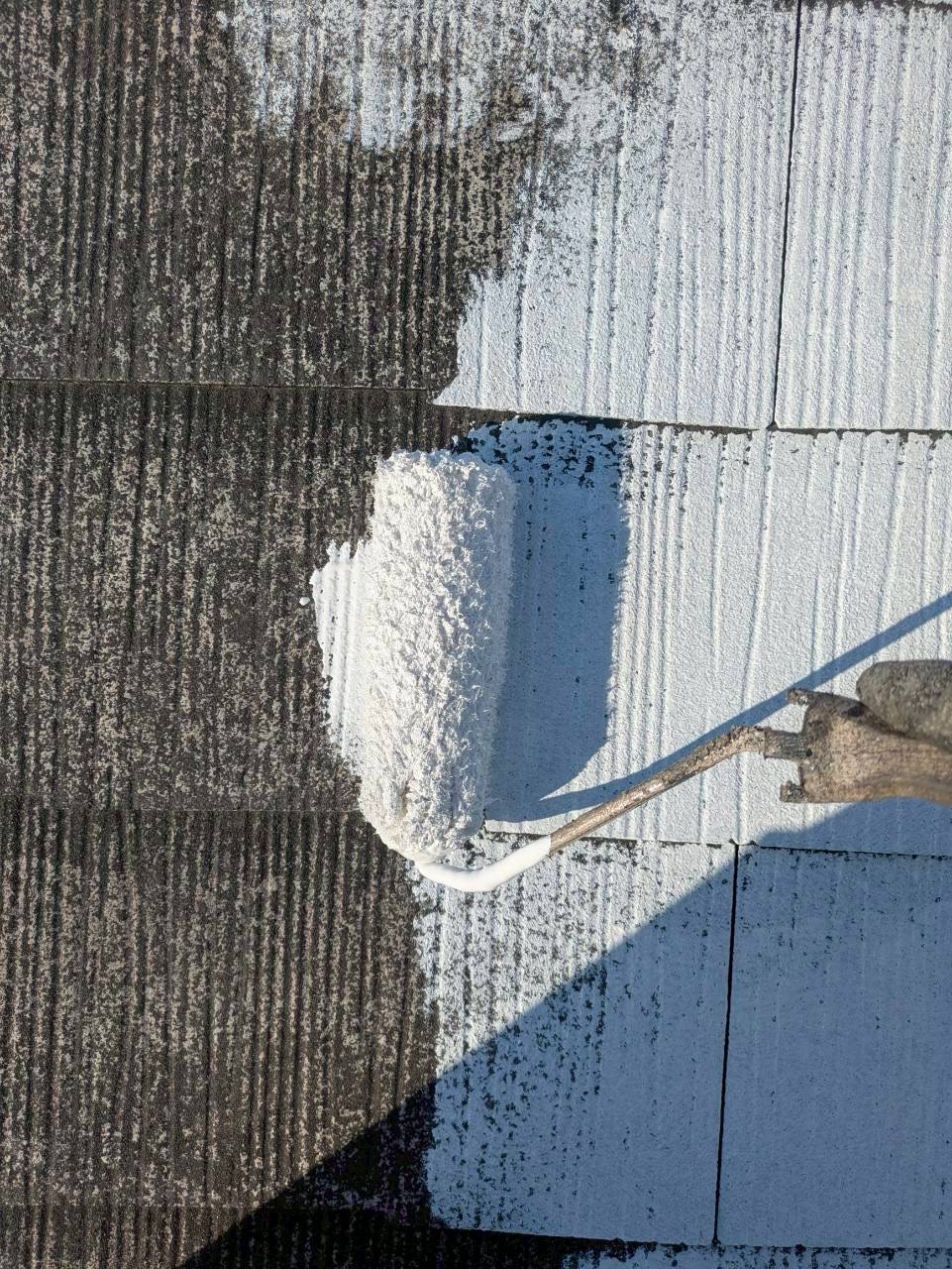 さいたま市南区で経年劣化のスレートを屋根塗装。重ね塗りで丈夫な塗膜を作りました